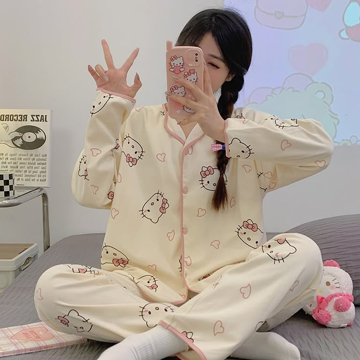 Đồ Ngủ Hello Kitty Tim Hồng